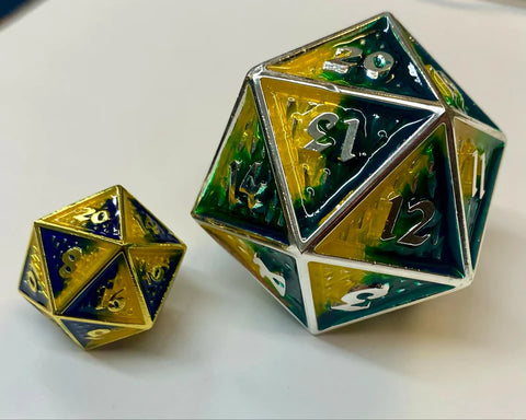 45MM METAL BEHEMOTH SPINDOWN D20 - SILVER WITH GREEN & YELLOW